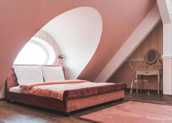 Palac Rajkowo Nocleg ze śniadaniem 4*