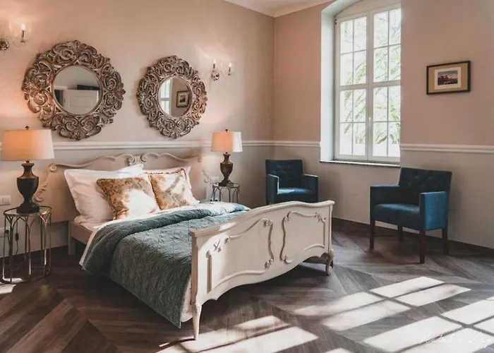 فندق مبيت وإفطار Palac Rajkowo 4*